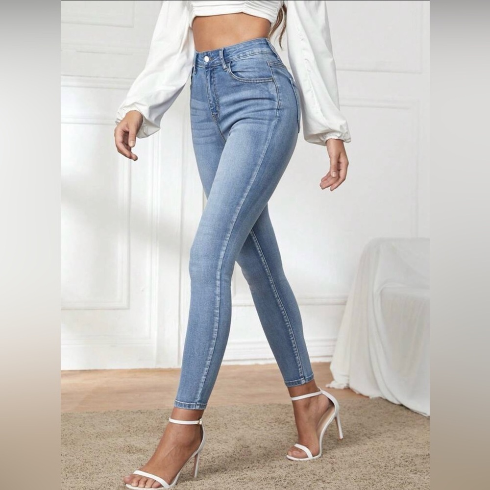 Women's Light Blue Skinny Jeans